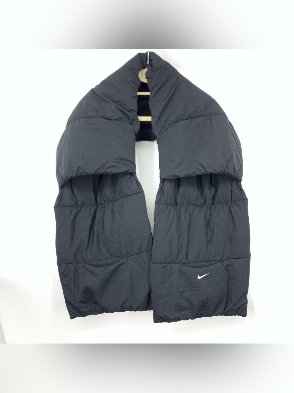 Nike Women One Size Quilted Wrap Scarf Black Puffer Shawl Therma Fit